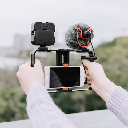 YELANGU PC202 YLG1801B Vlogging Live Broadcast LED Selfie Light Smartphone Video Rig Handle Stabilizer Bracket Kits with Microphone & Fill Light, PC202