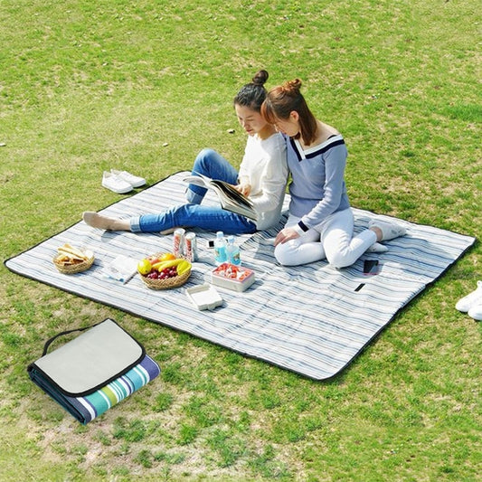 600D Waterproof Oxford Foldable Cloth Outdoor Beach Camping Mat Picnic Blanket, Size: 150*200cm, Random Color Delivery, Size: 150*200cm