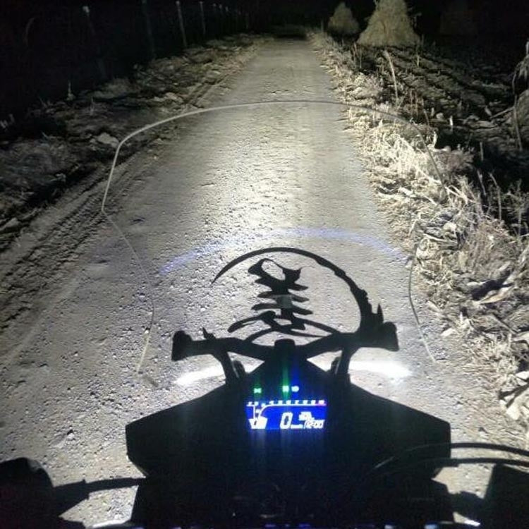 40W Yellow Light Motorcycle LED Spotlight Headlight Car Front Bumper Light Off-Road Vehicle Modified Roof Light, Yellow Light